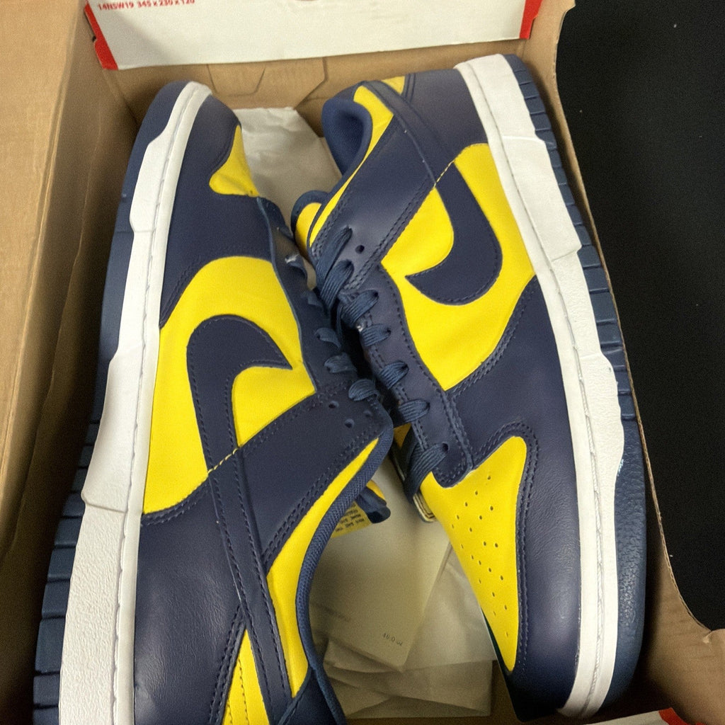 Men's Nike Dunk Low 2021 'Michigan Wolverines' Size 13 Sneakers | DD1391-700 - product image from the listing.