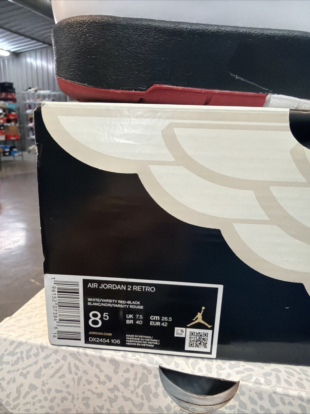 Nike Air Jordan 2 Retro OG Chicago White/Varsity Red/Black DX2454-106 Size 8.5 - product image from the listing.