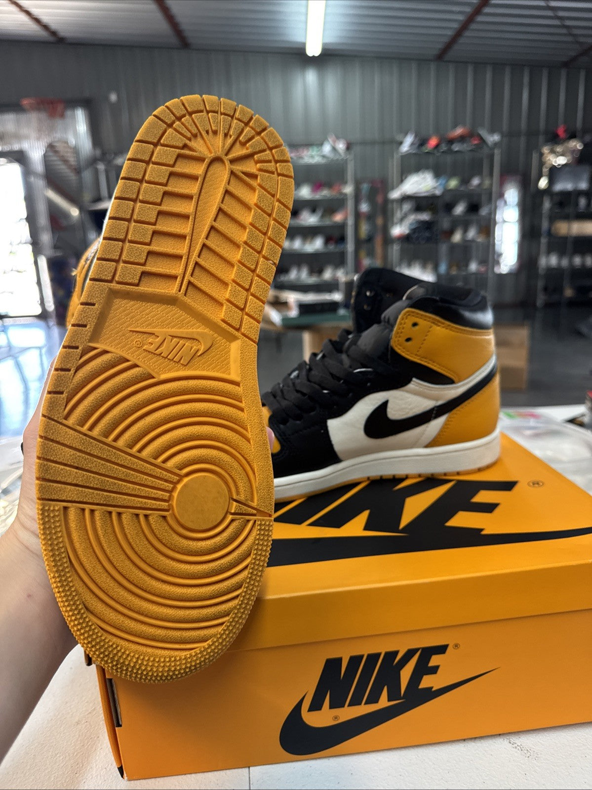 "TAXI" Size 8 - Air Jordan 1 Retro High OG 2022 - product image from the listing.