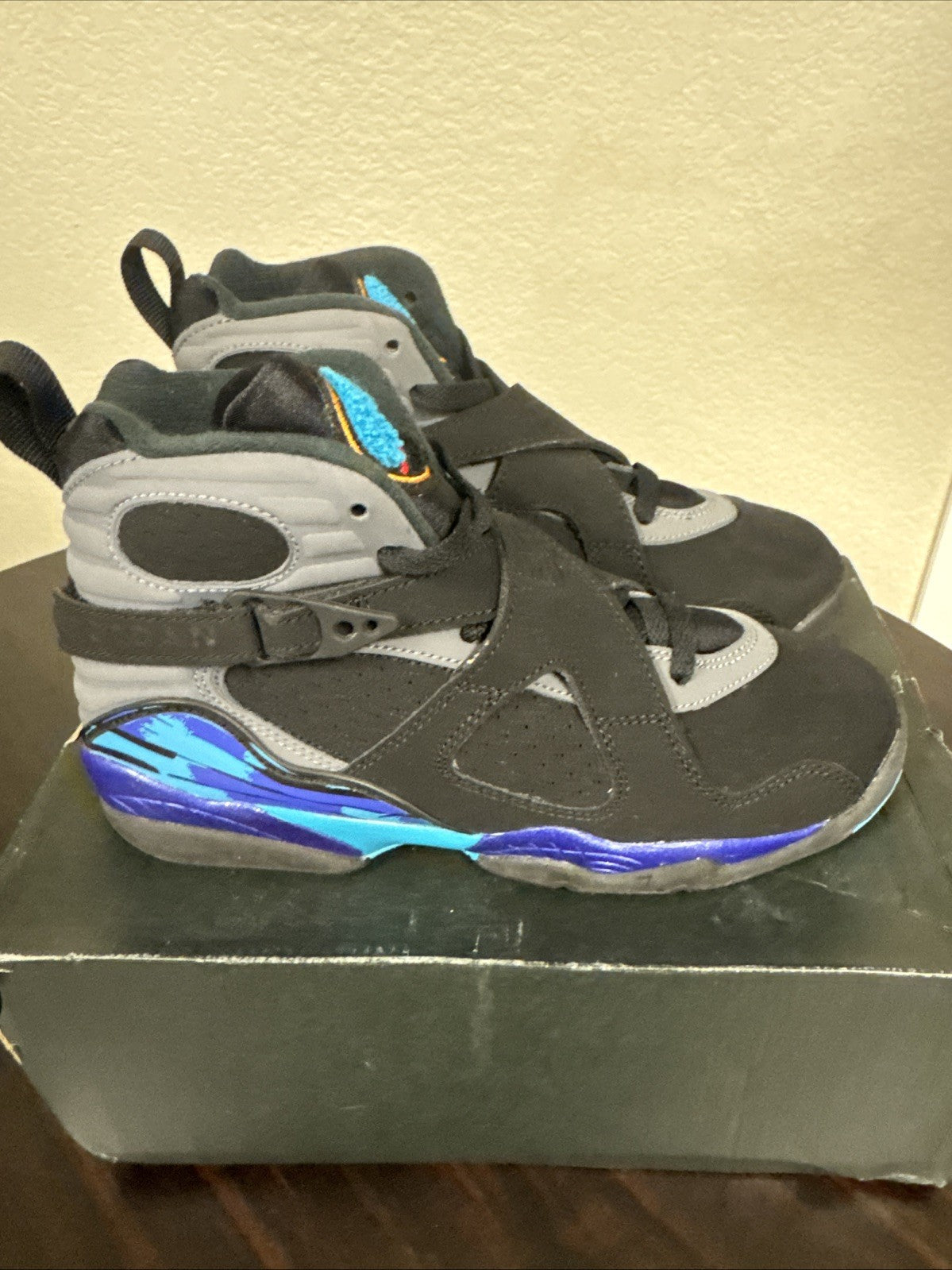 Jordan 8 Retro Aqua 2015 - Size 5Y - product image from the listing.