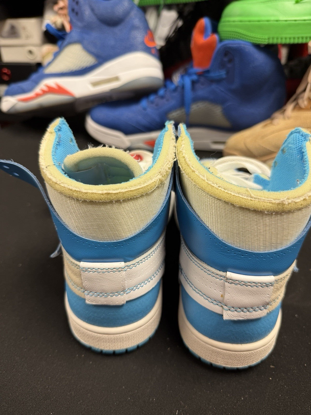 Pre-owned, Size 4.5 - Off-White Jordan 1 UNC - product image from the listing.