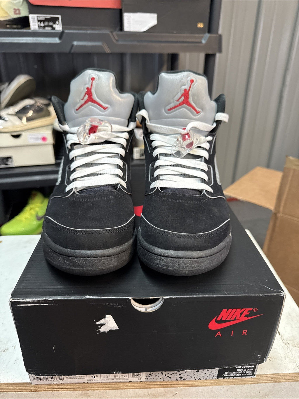 "BLACK METALLIC REIMAGINED" Size 9.5 - Air Jordan 5 Retro - product image from the listing.