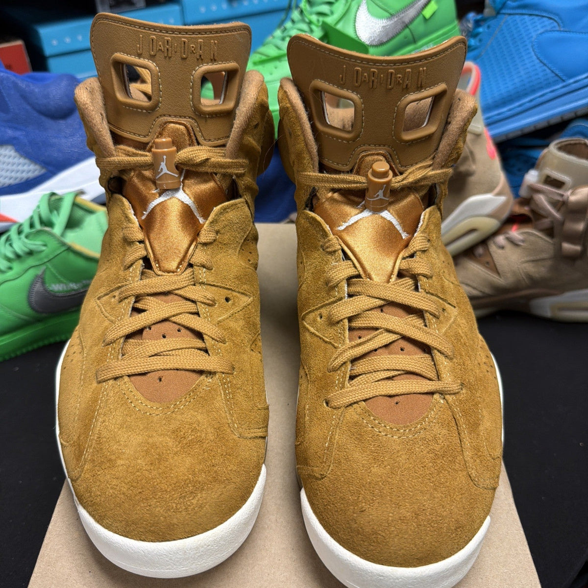Men's Nike Air Jordan 6 Retro Wheat 2017 Size 10 Golden Harvest (209) - product image from the listing.