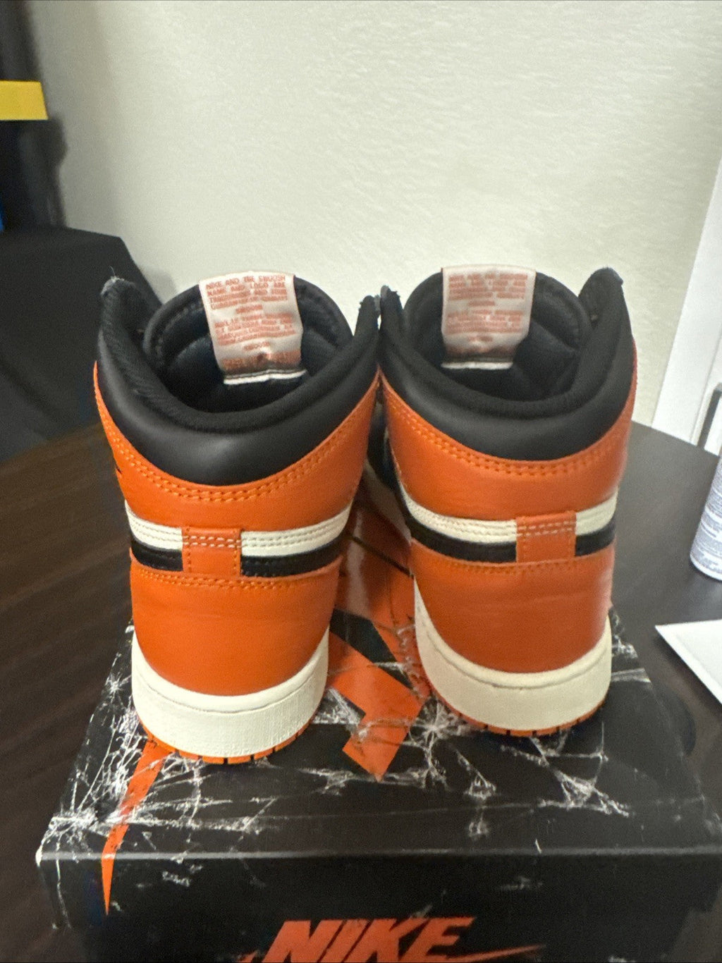 "Shattered Backboard" Size 5y - Air Jordan 1 High OG - product image from the listing.