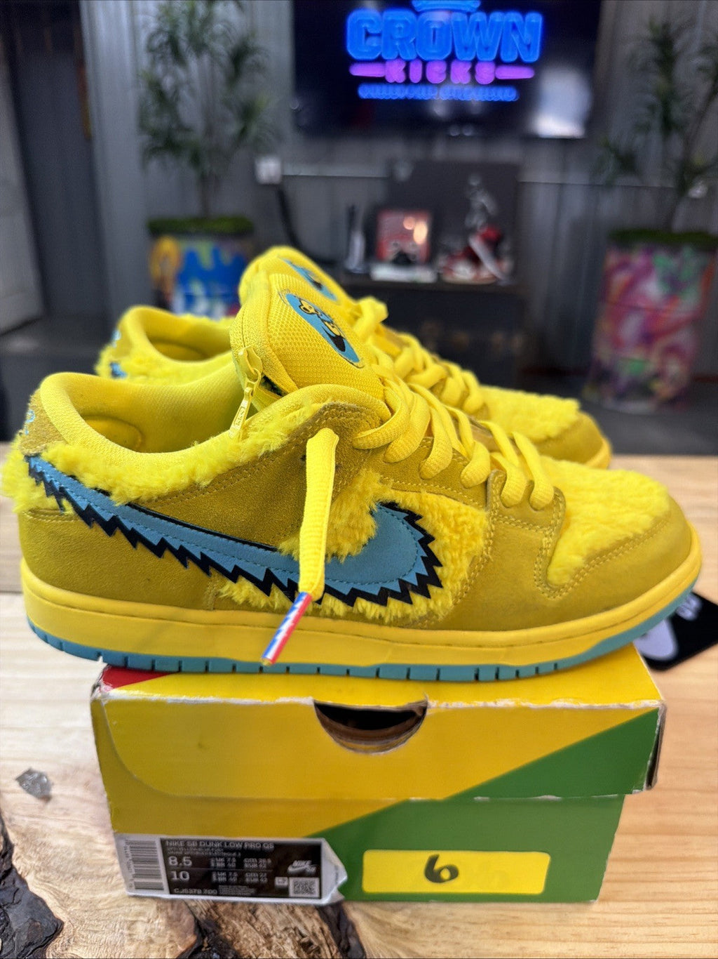 Nike Dunk Low SB x Grateful Dead Yellow Bear - Size 8.5 - product image from the listing.