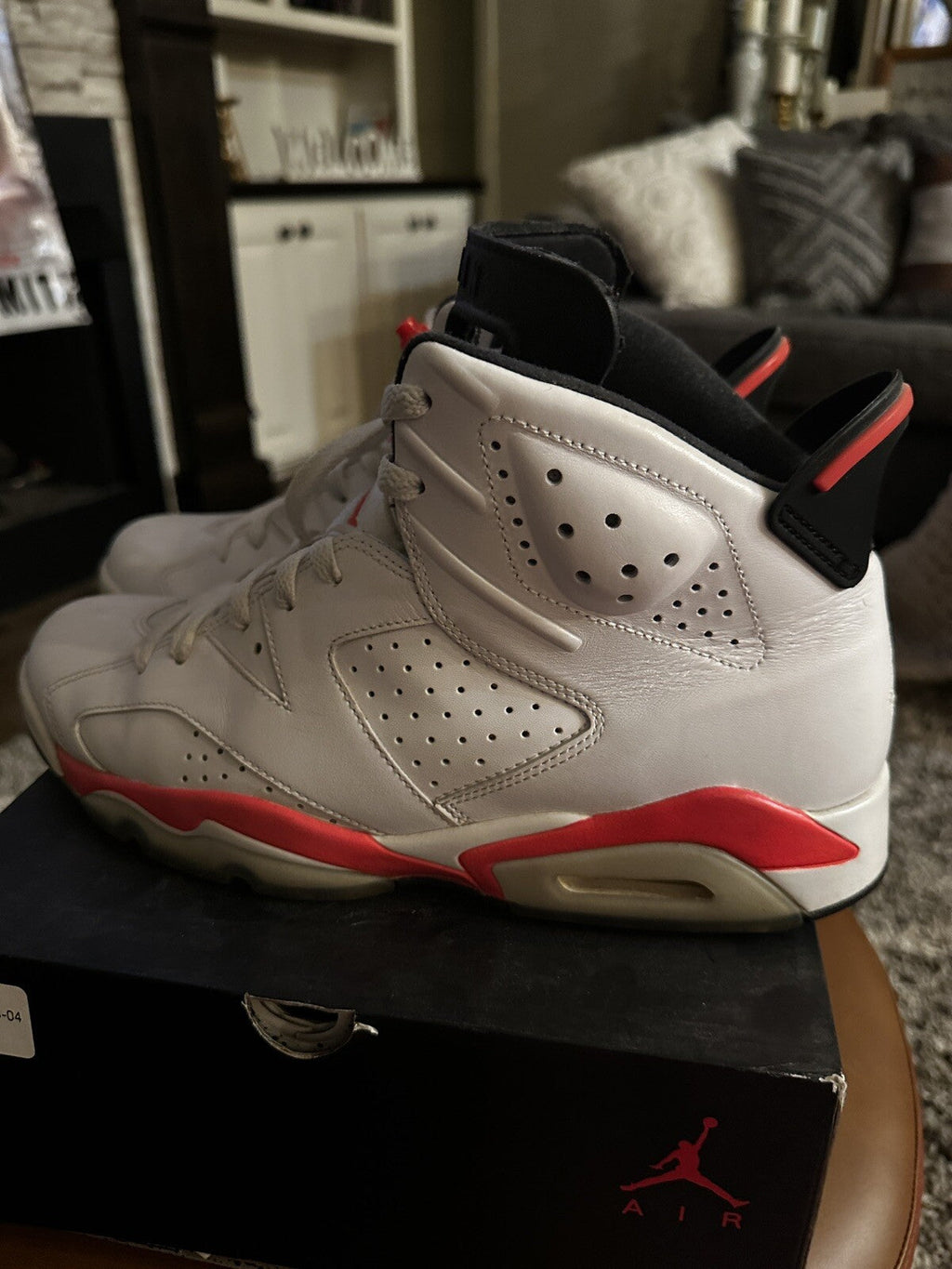 Men's Nike Air Jordan 6 White Infrared Size 11 Sneaker 384664-123 Retro VI - product image from the listing.