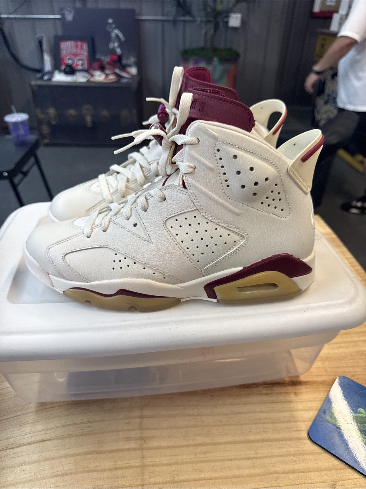 Air Jordan 6 Retro 2015 Maroon | Replacement Box - Size 9 - product image from the listing.
