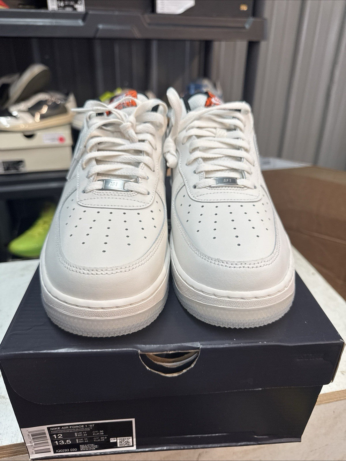 Chaussures lifestyle hommes Nike Air Force 1 07 - Size 12 - product image from the listing.