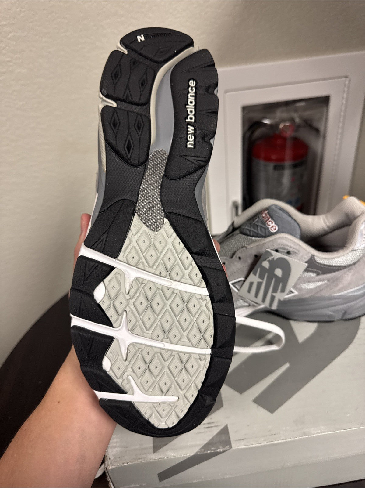 New Balance 990v4 Made in USA Grey Silver - Size 11 - product image from the listing.