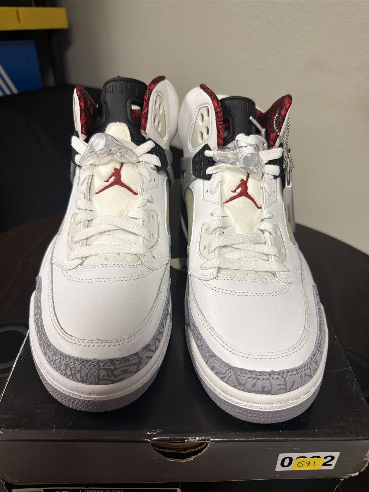 NEW Nike Air Jordan Spizike Cement Grey Size 10 315371-101 - product image from the listing.
