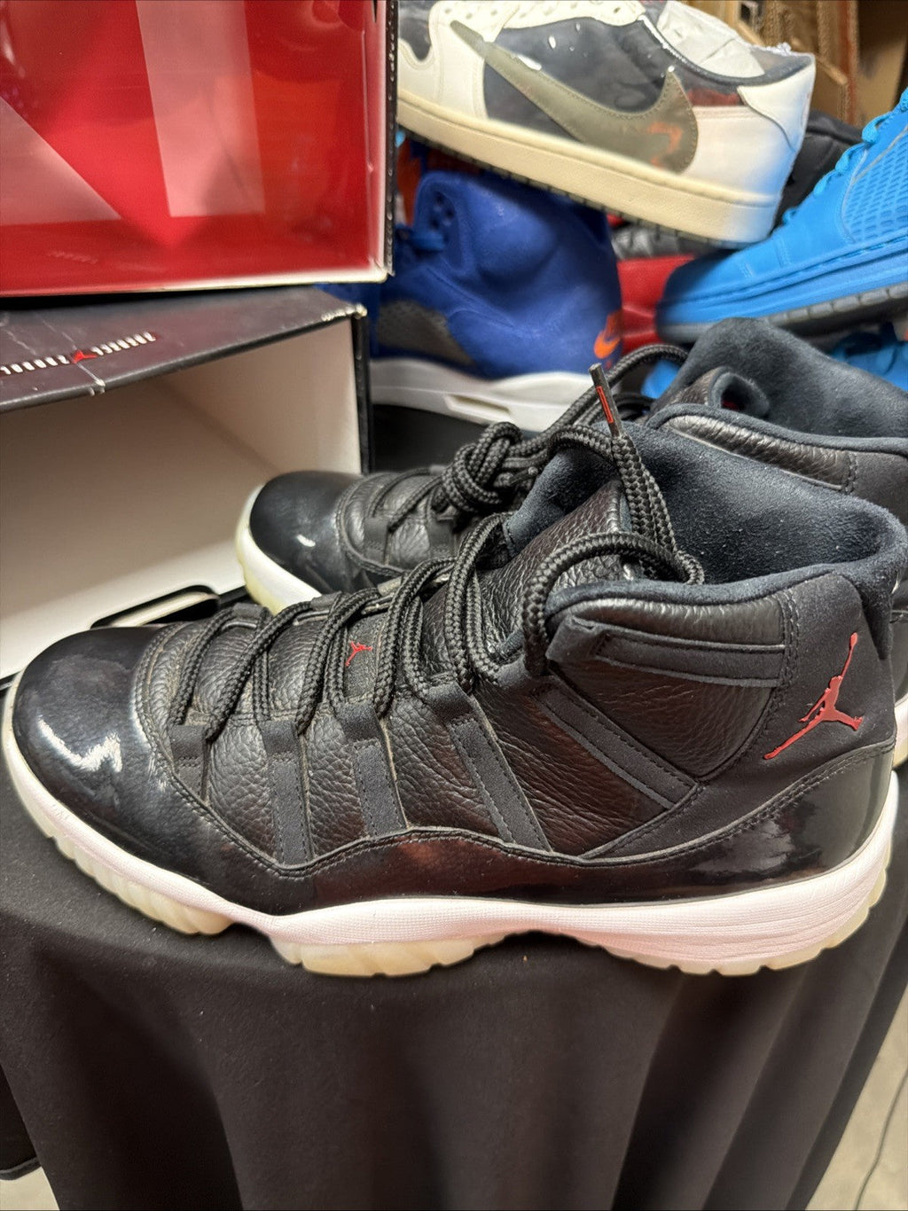 Men's Nike Air Jordan 11 Retro 72-10 Athletic Shoes Black/White - product image from the listing.
