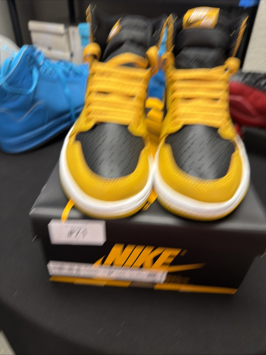 Jordan 1 Retro OG High Pollen - Size 9 - product image from the listing.