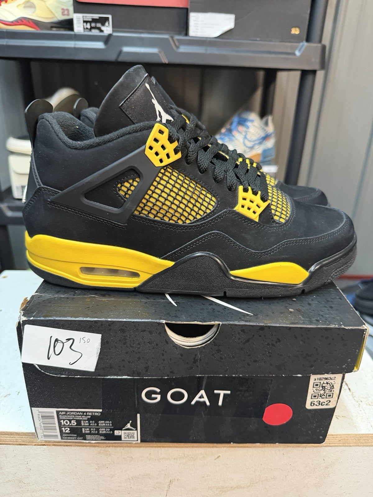 Jordan 4 Retro Mid Thunder - Size 10.5 - product image from the listing.