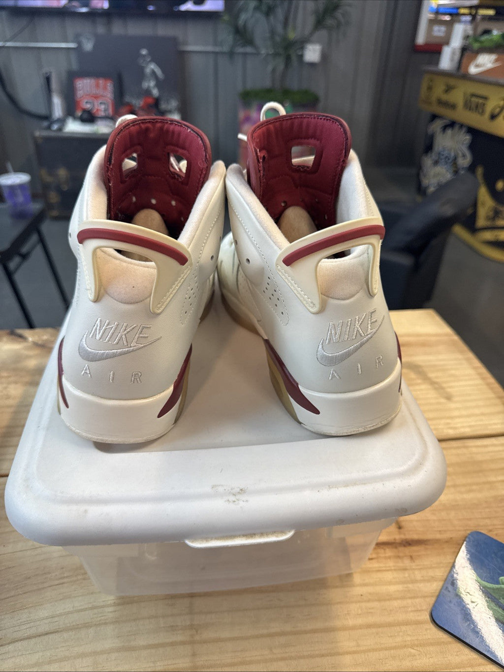 Air Jordan 6 Retro 2015 Maroon | Replacement Box - Size 9 - product image from the listing.