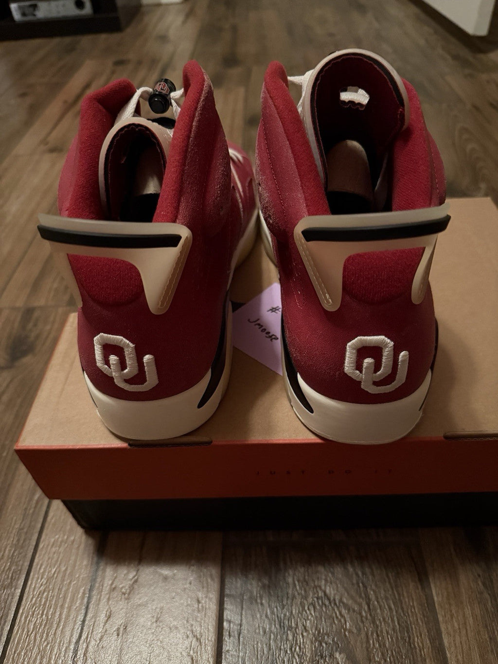 Air Jordan 6 Retro PE Oklahoma Sooners - Size 13 - product image from the listing.