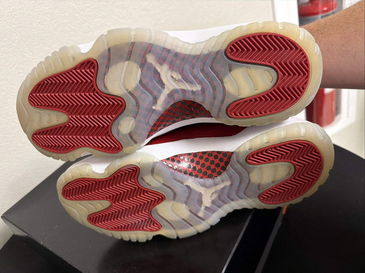 Men's Air Jordan 11 Cherry Retro CT8012-116 9.5 - product image from the listing.