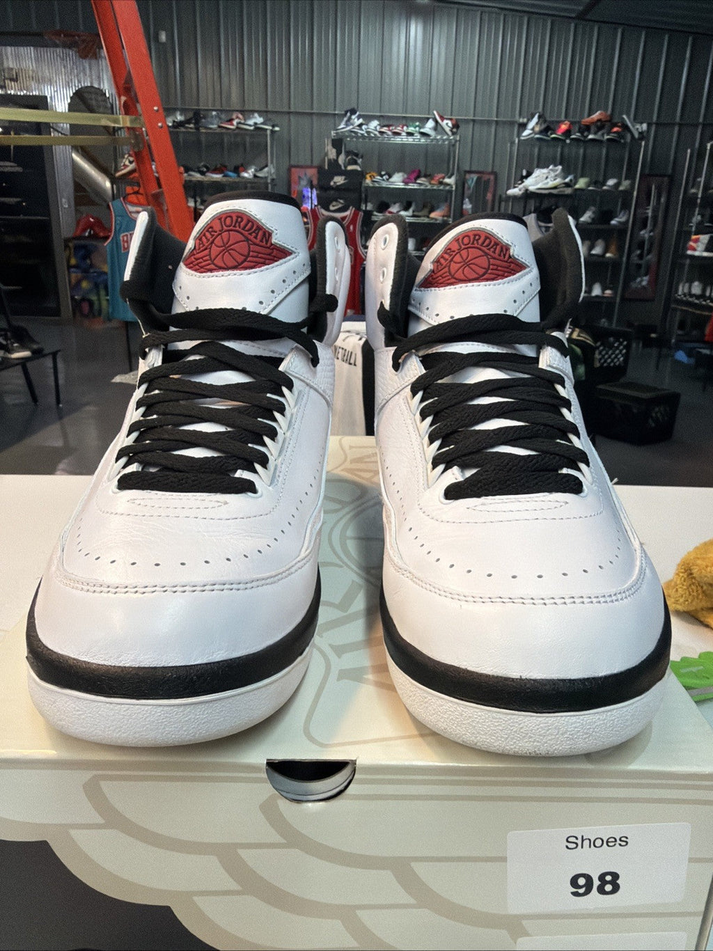 "Chicago" Air Jordan 2 Retro Mid Size 11 DX2454-106 DS New White Red Black - product image from the listing.