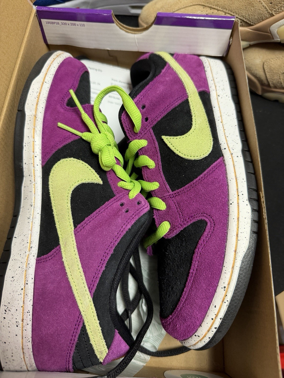 Men's Nike SB Dunk Low Red Plum -Size 9 (350) - product image from the listing.