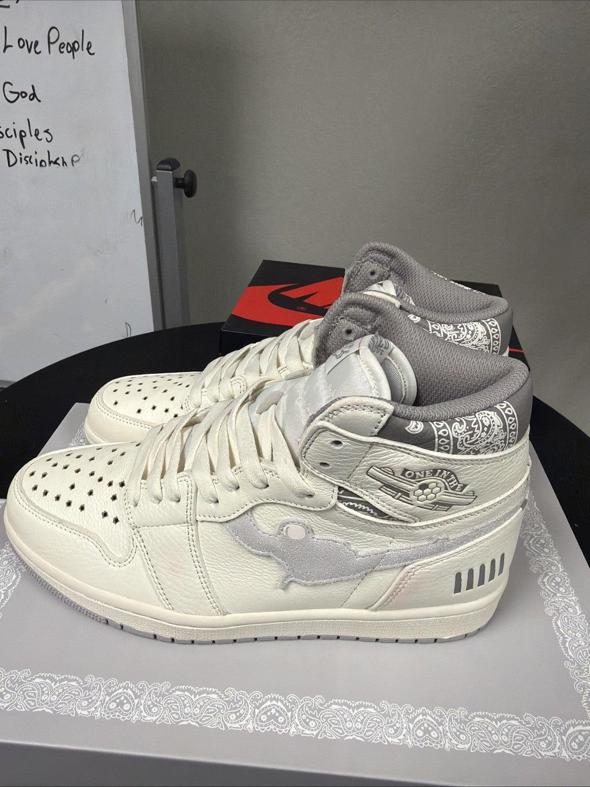 Fugazi One In The Chamber 1 Gunmetal Grey - Size 8 - product image from the listing.