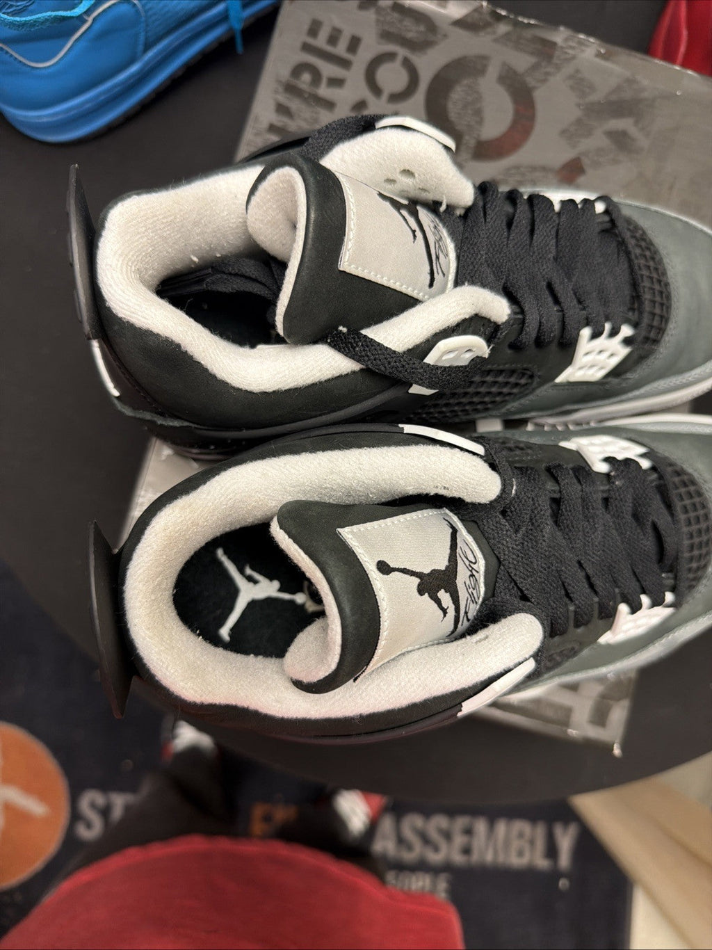 Air Jordan 4 Retro 2024 Fear - Size 9 - product image from the listing.