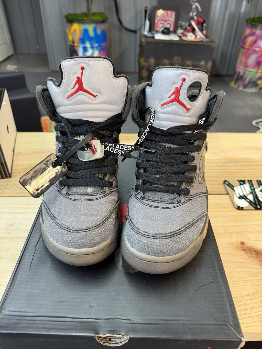 Off-White Muslin, Size 8, Pre-Owned - Jordan 5 Retro - product image from the listing.