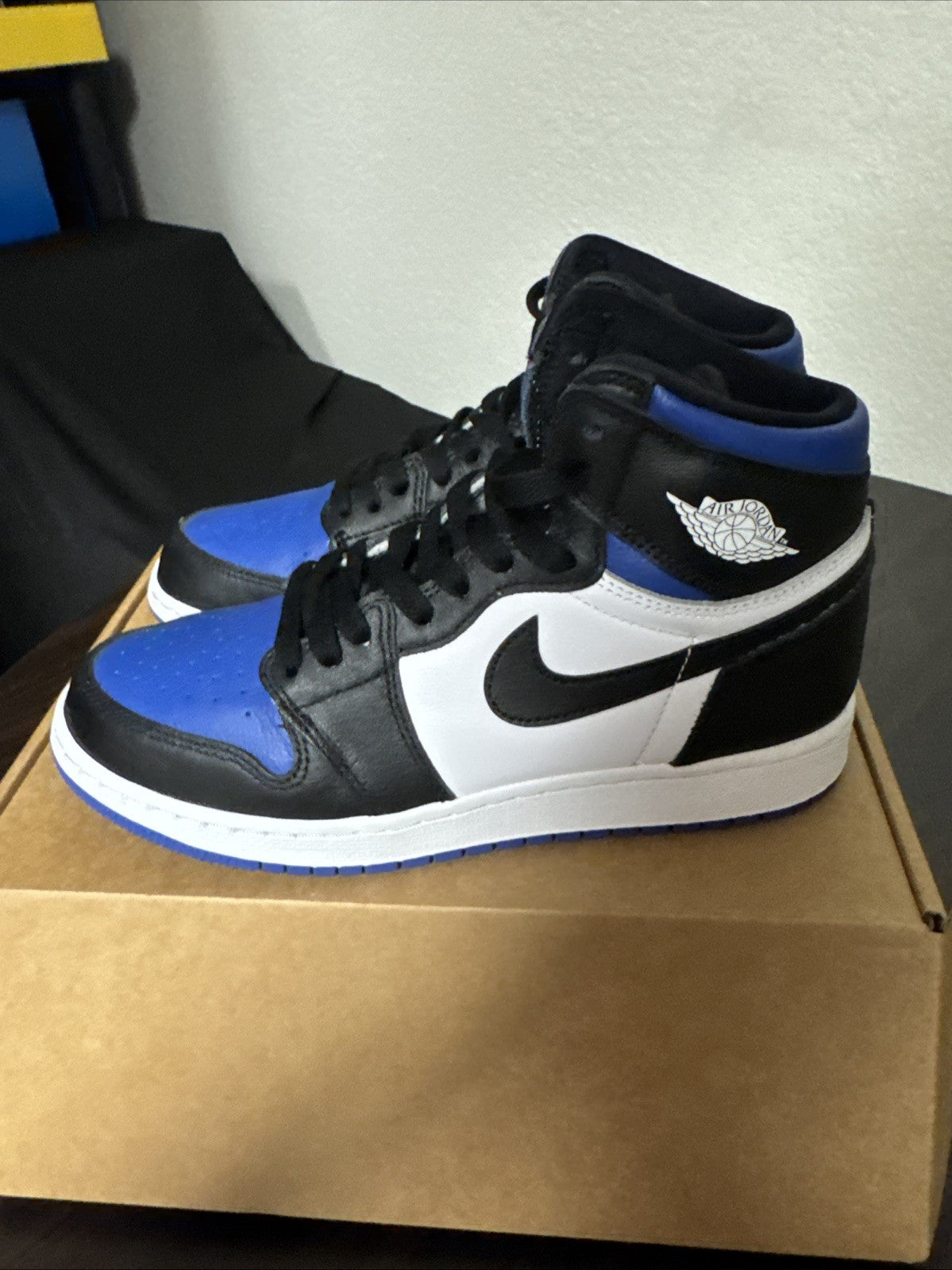 WORN ONCE - Jordan 1 Retro OG High Royal Size 6.5Y | NO BOX - product image from the listing.