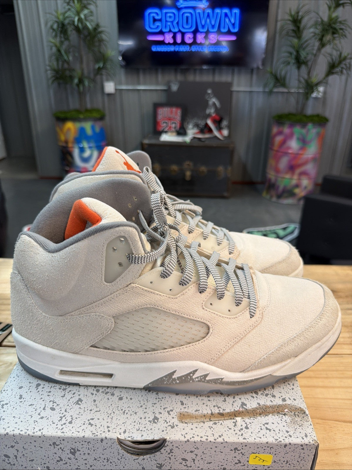 "CRAFT LIGHT OREWOOD" Air Jordan 5 Retro 2023 - Size 16 - Used with Box - product image from the listing.