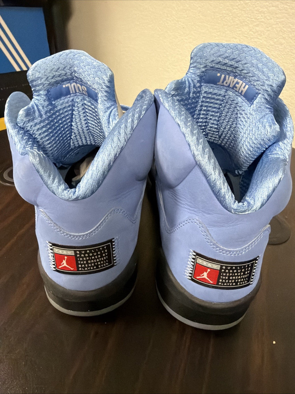 Air Jordan 5 Retro SE "UNC" Men's High Top Blue DV1310-401 2023 - product image from the listing.