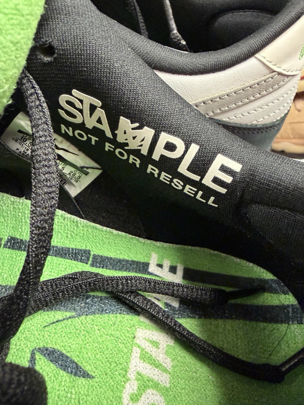 Jeff Staple x Nike SB Dunk Low Pro Panda Pigeon 2019 - Size 11 - product image from the listing.