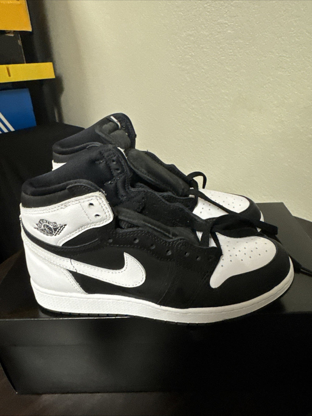 "Black White" Air Jordan Air Jordan 1 Retro High OG GS Size 5.5y | No Box - product image from the listing.