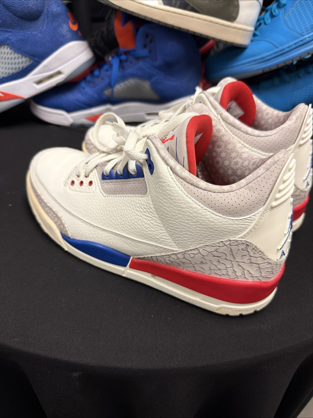 International Flight Size 9.5 - Jordan 3 - product image from the listing.