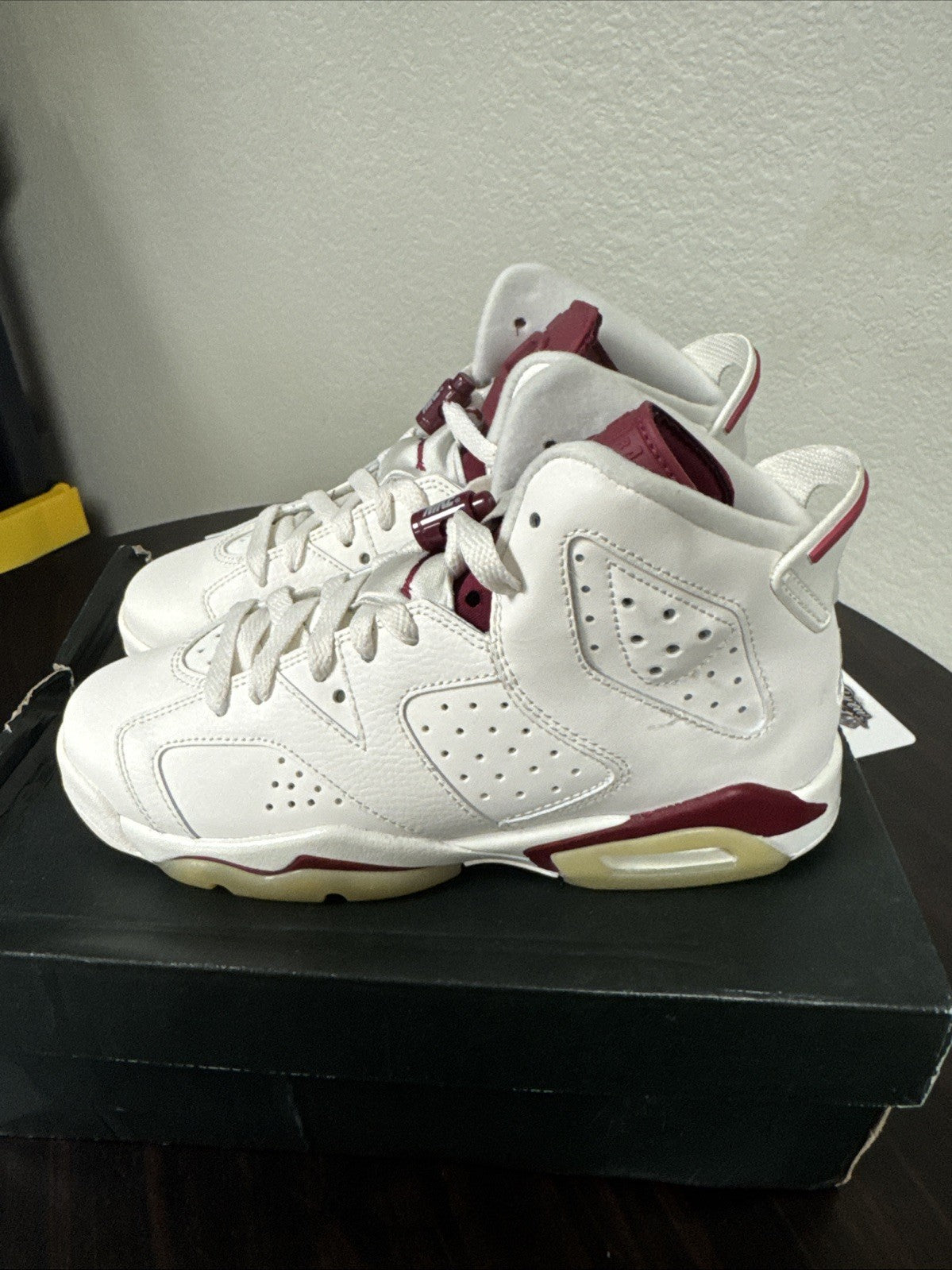 "2015" Size 5Y - NIKE AIR JORDAN 6 RETRO OG BG MAROON - product image from the listing.