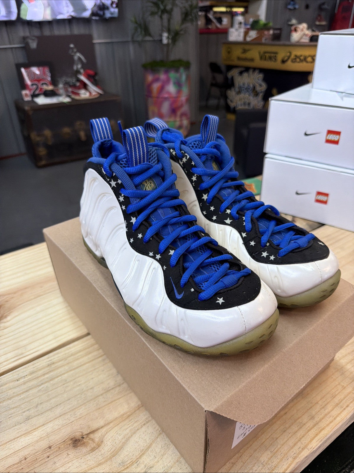 Air Foamposite One Shooting Stars Size 9.5 2013 by Nike - product image from the listing.