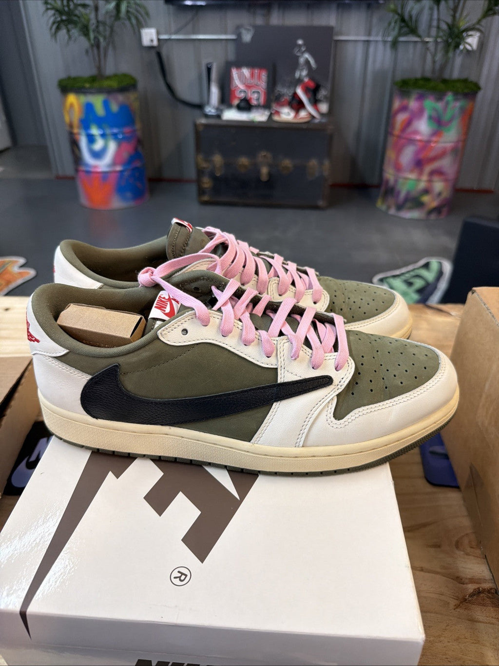 "TRAVIS SCOTT MEDIUM OLIVE" Air Jordan 1 Low OG SP 2024 - Size 12 - dm7866 200.. - product image from the listing.