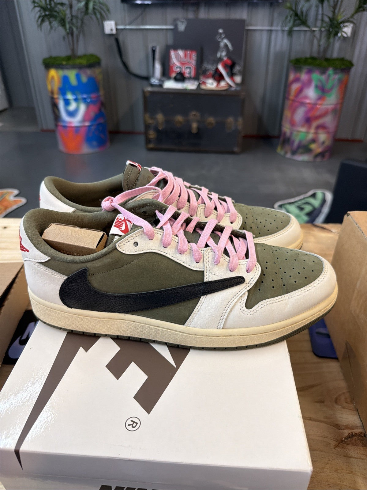 "TRAVIS SCOTT MEDIUM OLIVE" Air Jordan 1 Low OG SP 2024 - Size 12 - dm7866 200.. - product image from the listing.