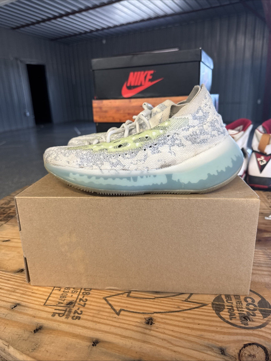 Yeezy Boost 380 Alien Made - Size 7 - product image from the listing.