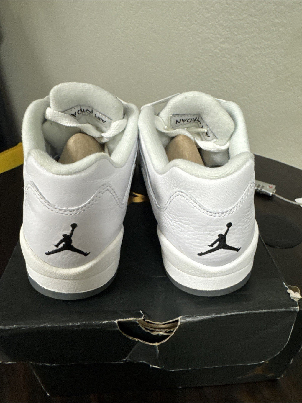 "White Wolf Grey" Size 5Y - Nike Air Jordan 5 Retro Low GS "2015" - product image from the listing.
