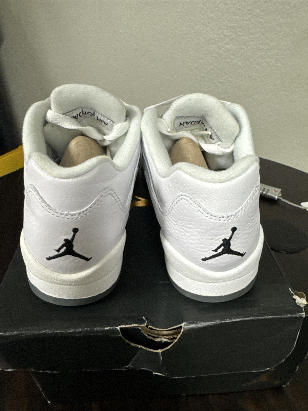 "White Wolf Grey" Size 5Y - Nike Air Jordan 5 Retro Low GS "2015" - product image from the listing.