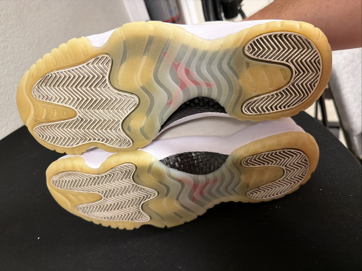 Air Jordan 11 Retro Platinum Tint - Size 11 - product image from the listing.