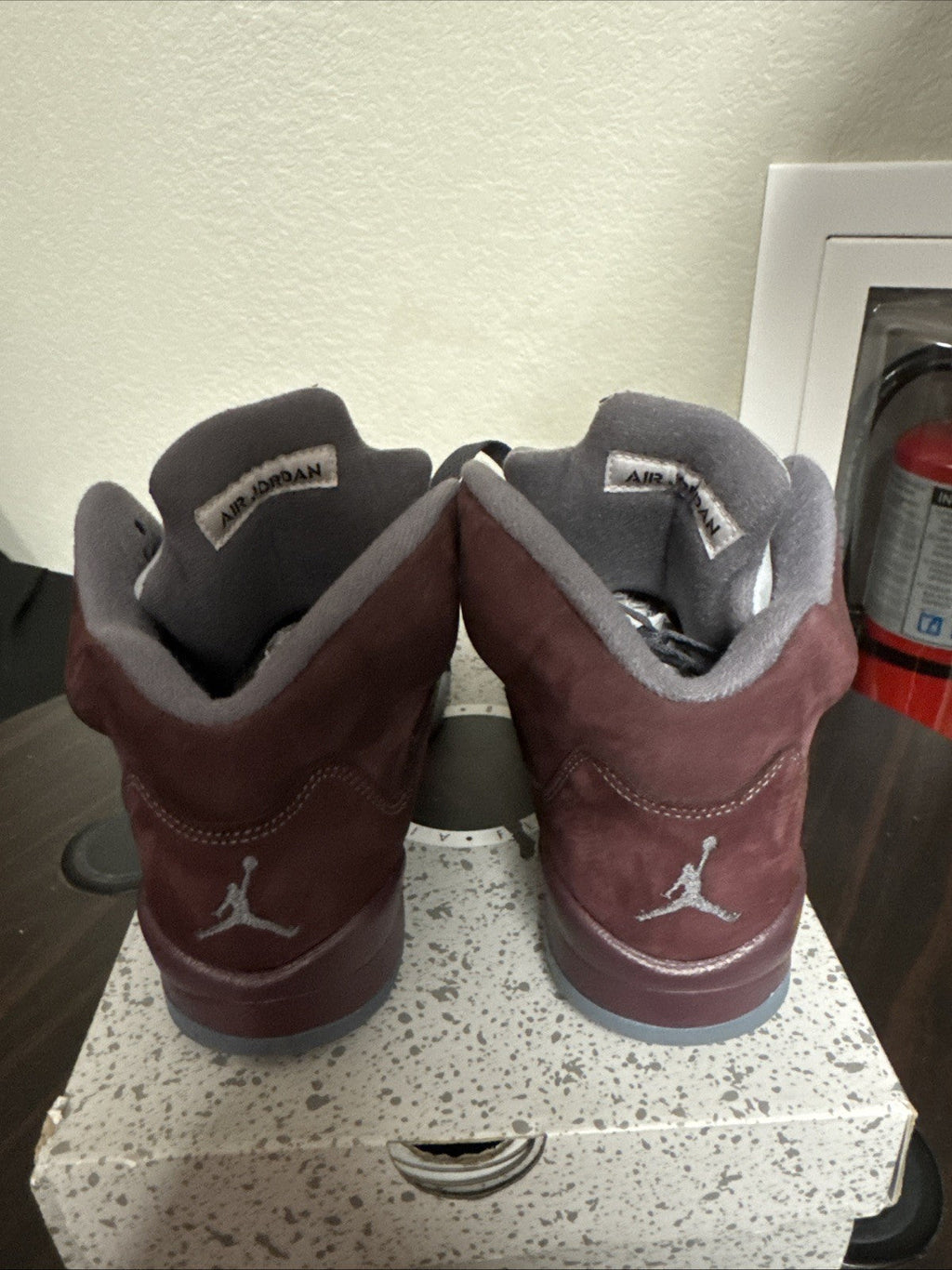 Burgundy 2023 GS FN4233-600 Size 6.5Y Sneakers - Nike Air Jordan 5 Retro SE - product image from the listing.