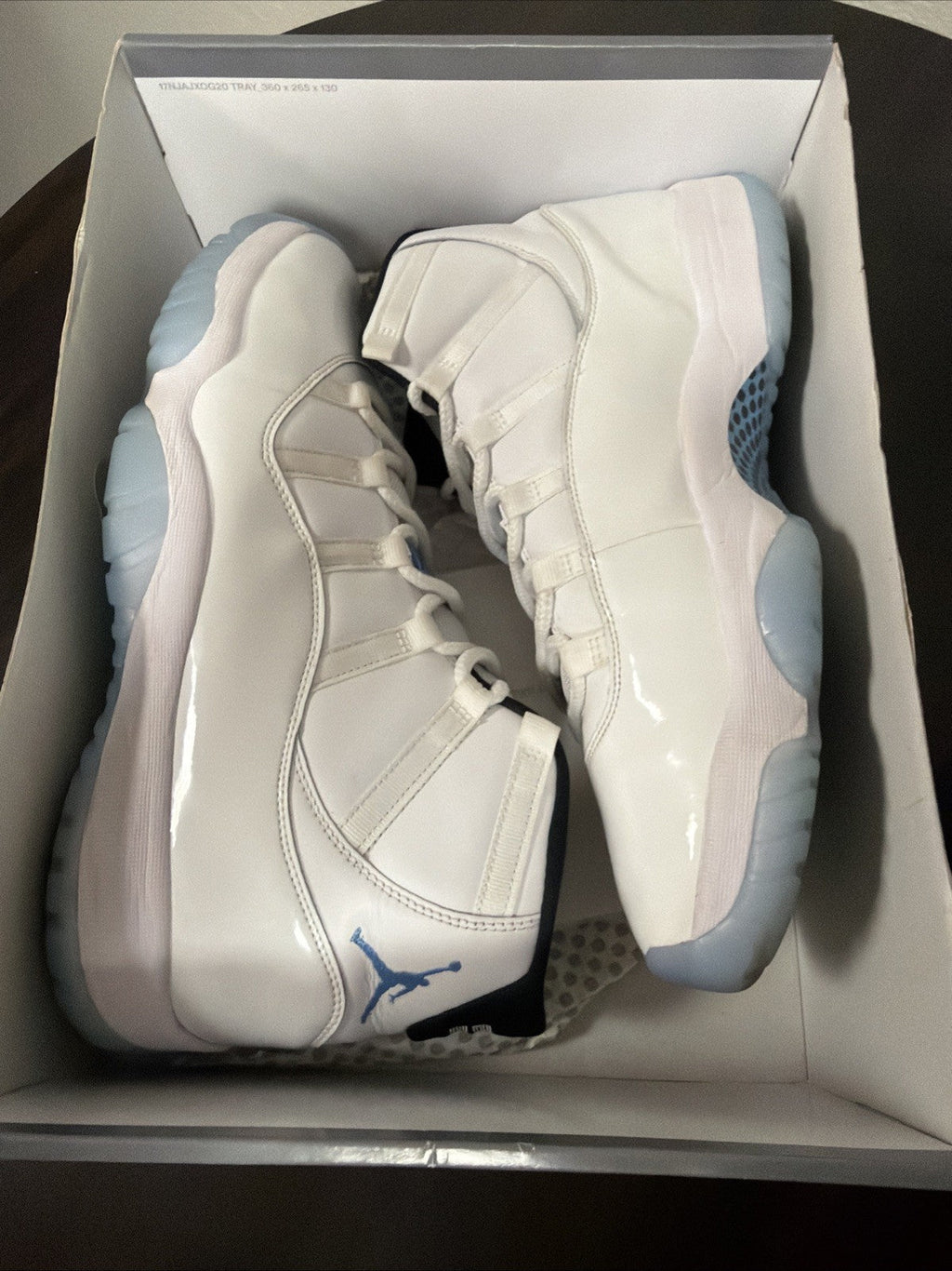 Men's Air Jordan 11 Retro "Legend Blue" CT8012-104 Size 13 .2024 - product image from the listing.