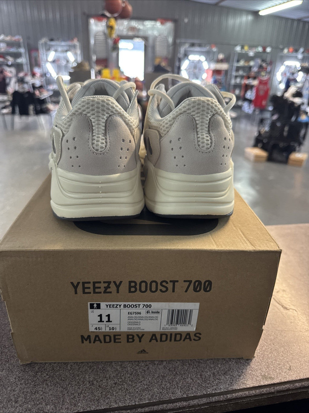 "analog" Size 11 - Adidas Yeezy Boost 700 - product image from the listing.