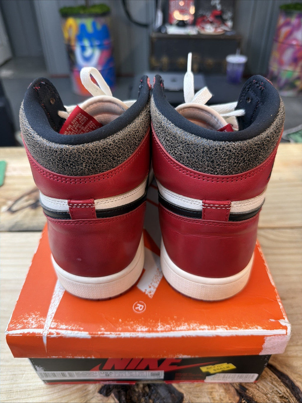 Jordan 1 Retro High OG Chicago Lost & Found 2022 w/ Box - Size 9.5 - product image from the listing.