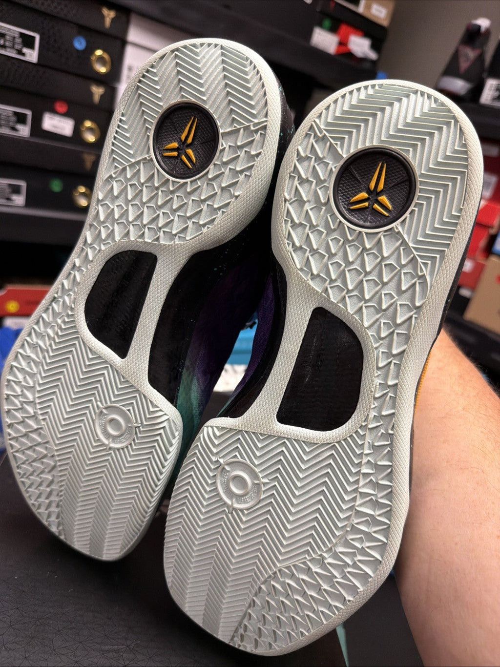 Nike Kobe 8 VIII System Easter Purple-Yellow-Teal Size 10 Trainers 555035-302 - product image from the listing.