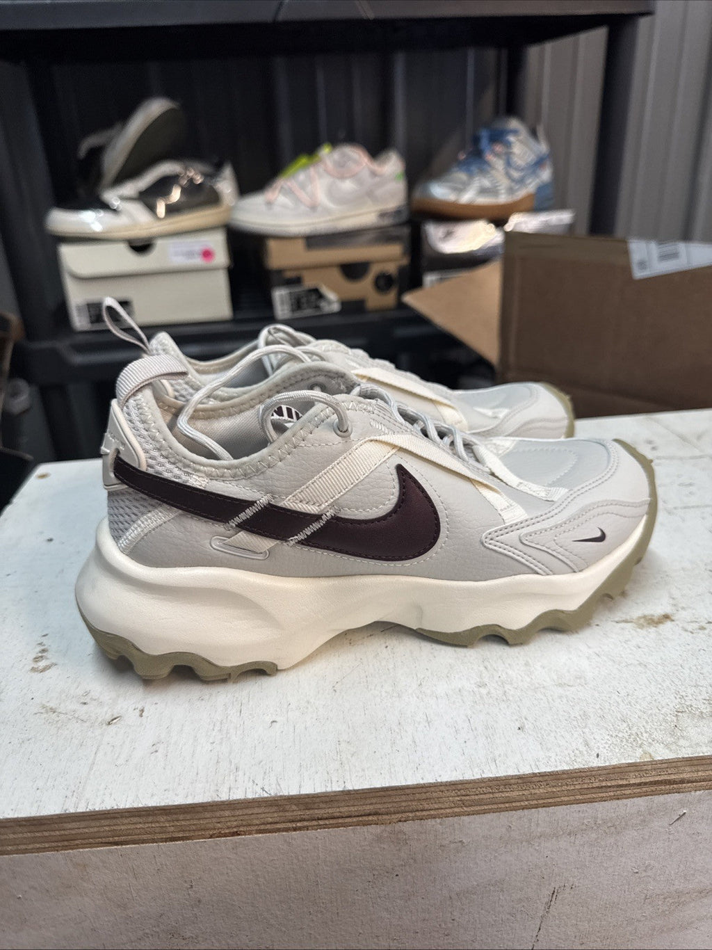 Women's Size 7W - Nike TC 7900 Light Bone Burgundy Crush | Replacement Box - product image from the listing.