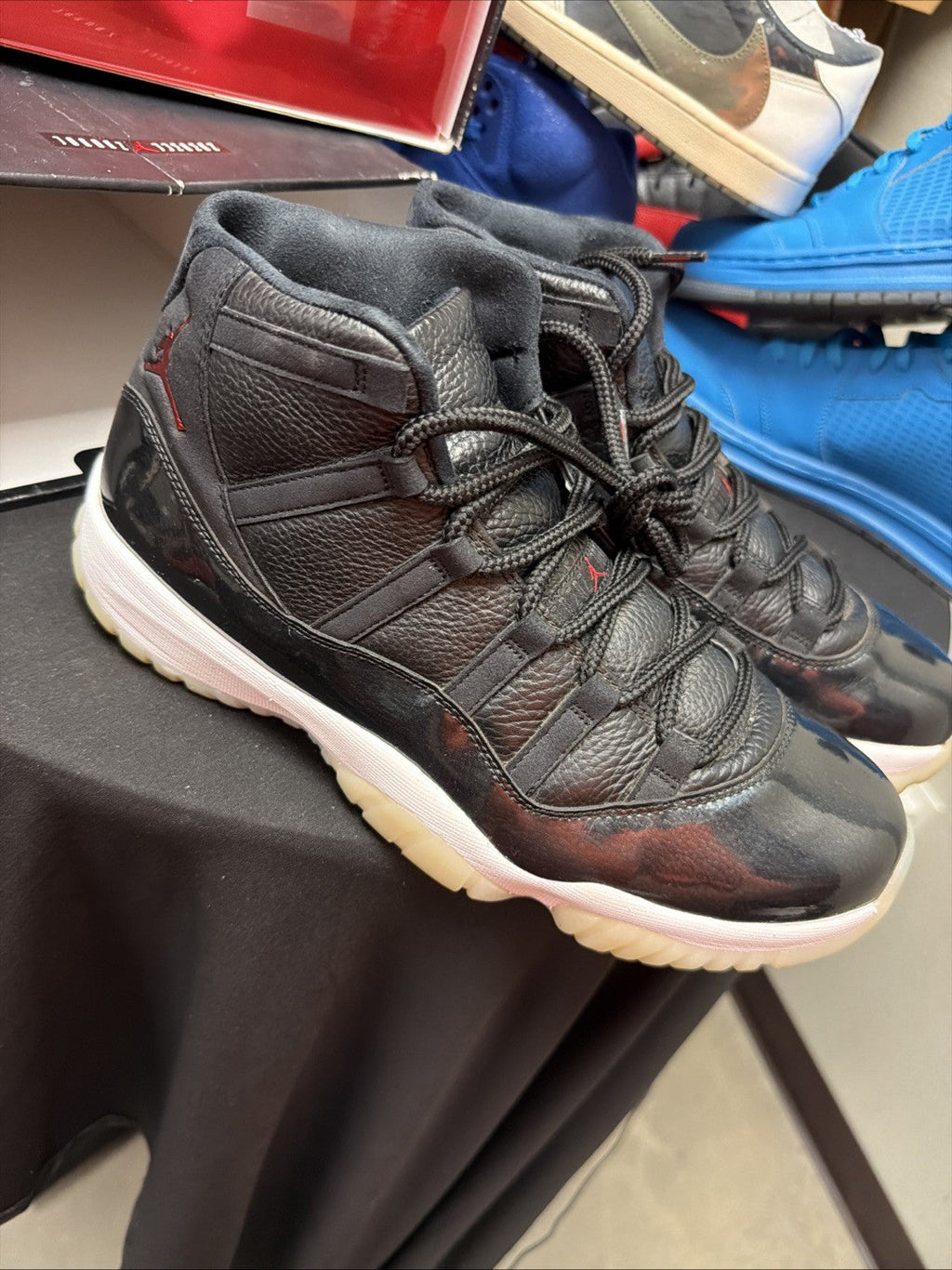 Men's Nike Air Jordan 11 Retro 72-10 Athletic Shoes Black/White - product image from the listing.