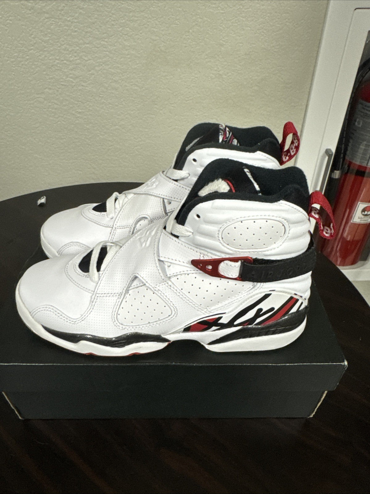 Air Jordan 8 Retro BG Alternate MISMATE - Size 5Y - product image from the listing.