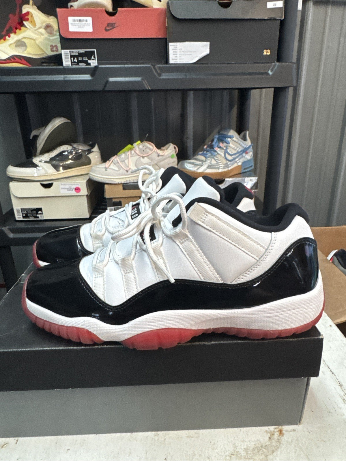Men's Air Jordan 11 Low GS Concord Bred White Sneakers 528896-160 Size 7Y Used - product image from the listing.