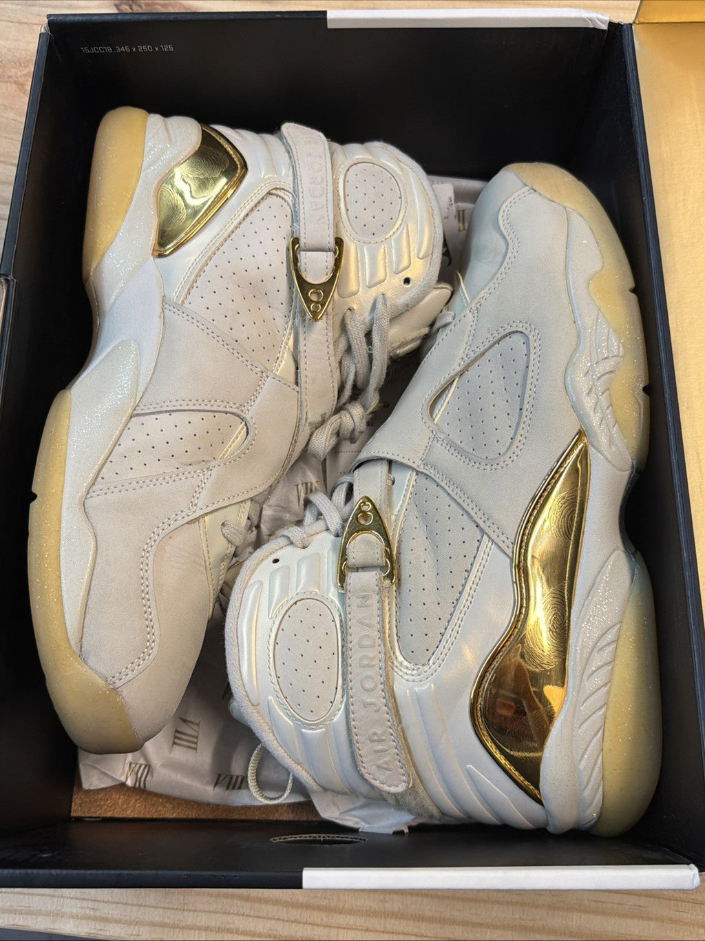 Men's Nike Air Jordan 8 Retro Size 10.5 C&C Trophy 2016 832821 030 - product image from the listing.