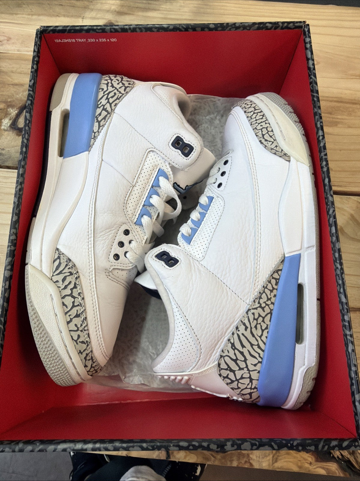UNC 2020 Sneakers Size10 - Nike Air Jordan 3 Retro CT8532-104 - product image from the listing.